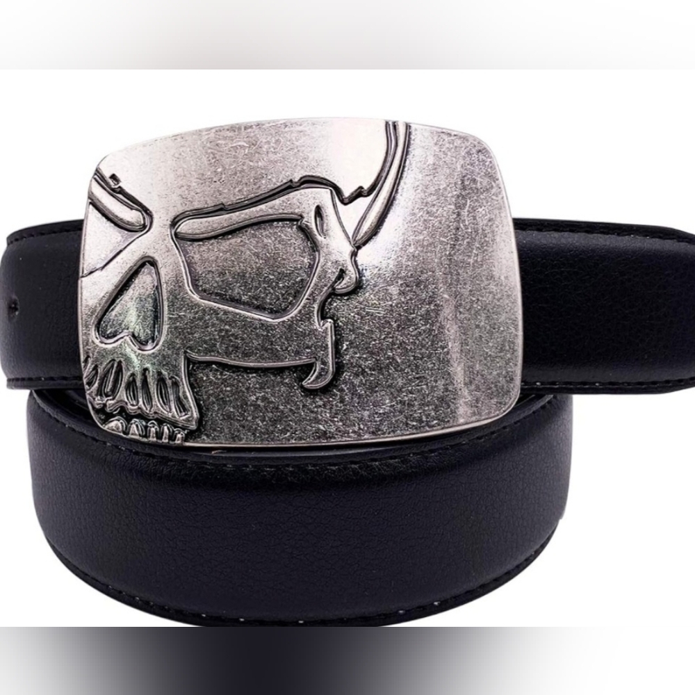 New Skull Belt Buckle 3.3x2.5 Approximately SHIPPING AVAILABLE